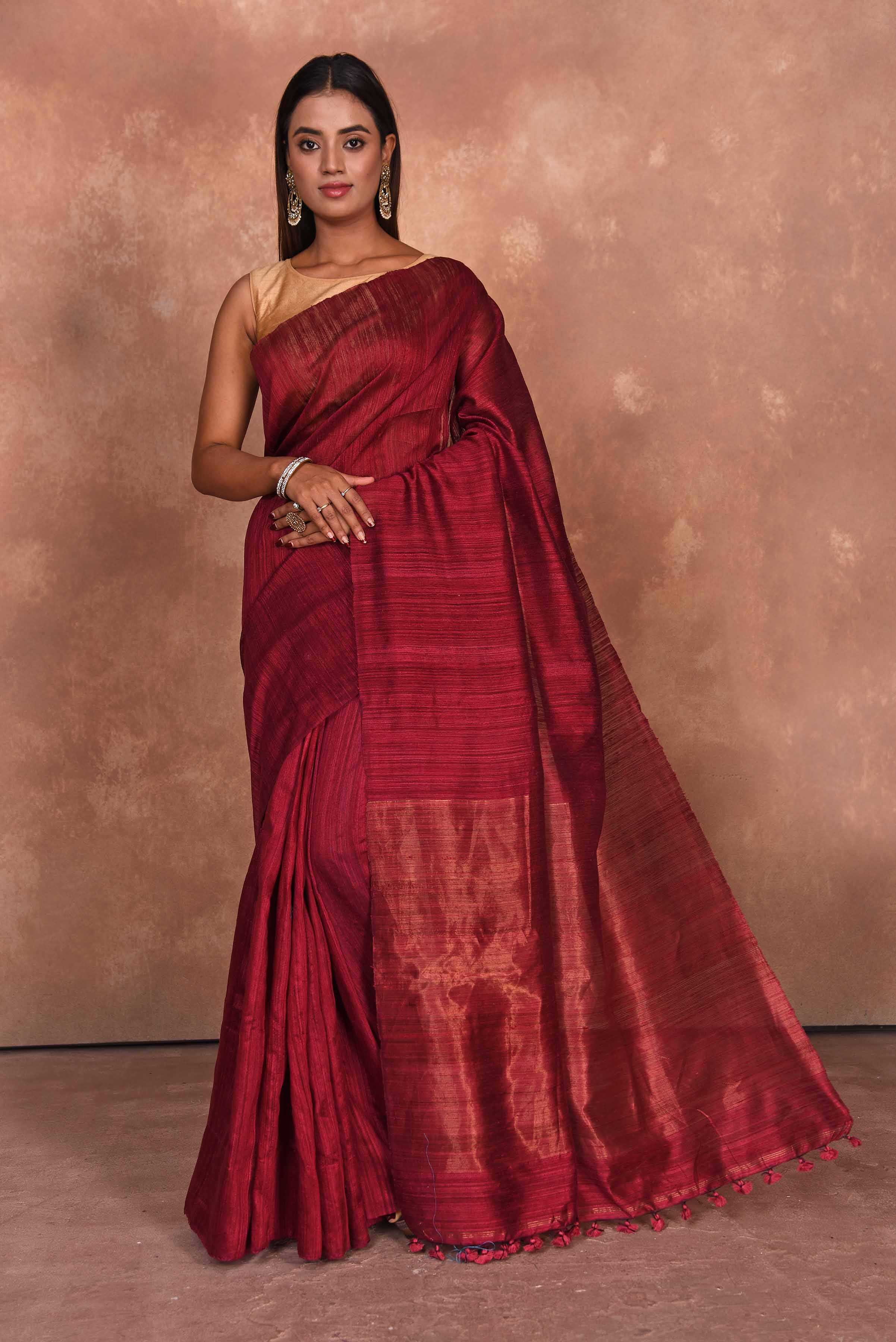 Buy beautiful blood red matka silk sari online in USA with light zari pallu. Keep your ethnic wardrobe up to date with latest designer sarees, pure silk saris, Kanchipuram silk sarees, handwoven sarees, tussar silk saris, embroidered sarees, soft silk sarees from Pure Elegance Indian saree store in USA.-full view