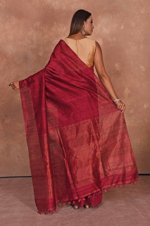 Buy beautiful blood red matka silk sari online in USA with light zari pallu. Keep your ethnic wardrobe up to date with latest designer sarees, pure silk saris, Kanchipuram silk sarees, handwoven sarees, tussar silk saris, embroidered sarees, soft silk sarees from Pure Elegance Indian saree store in USA.-back