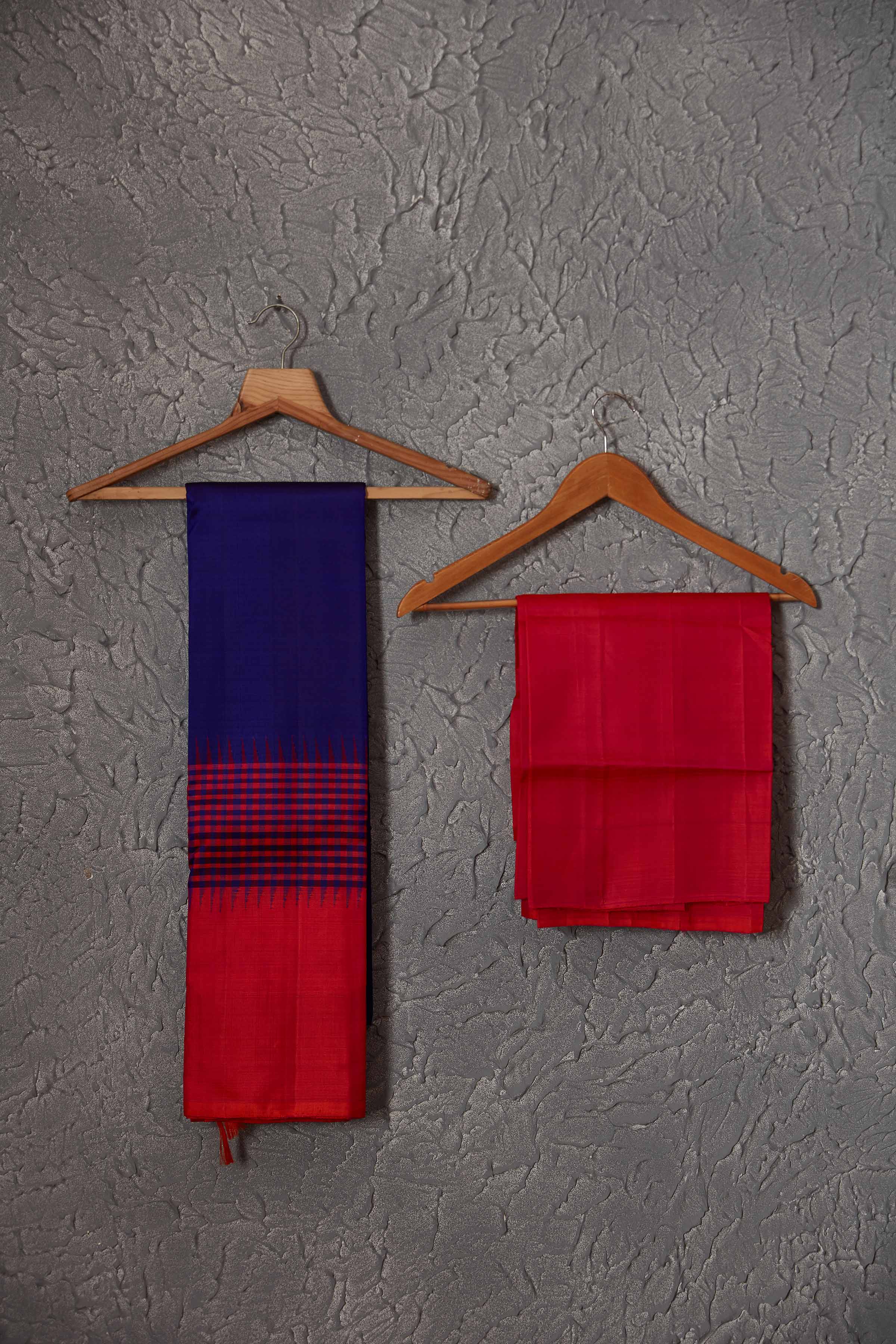 Shop beautiful royal blue Kanchirpuram silk sari online in USA with pinkish orange border. Get festive ready in beautiful Kanchipuram silk saris, pure silk sarees, soft silk sarees, tussar silk saris, handwoven sarees, chanderi silk sarees from Pure Elegance Indian fashion store in USA.-blouse