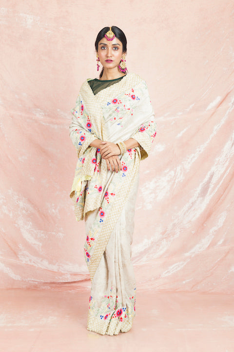 Buy stunning cream embroidered handloom tassar saree online in USA with saree blouse. Champion ethnic fashion on weddings and festivals with a stunning collection of designer sarees, handloom sarees with blouse, wedding sarees, from Pure Elegance Indian fashion store in USA-full view
