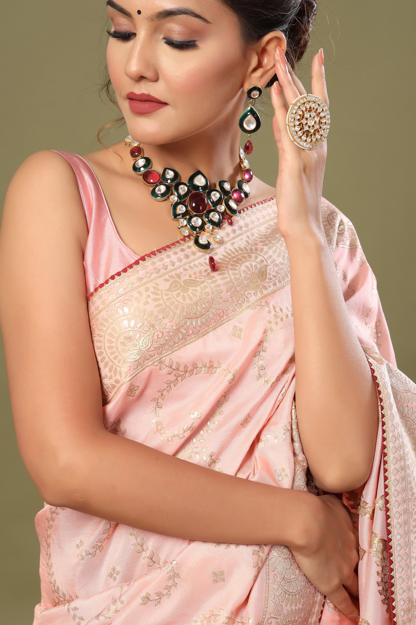 Buy beautiful light pink tussar georgette sari online in USA. Make a fashion statement at weddings with stunning designer sarees, embroidered sarees with blouse, wedding sarees, handloom sarees from Pure Elegance Indian fashion store in USA.-closeup