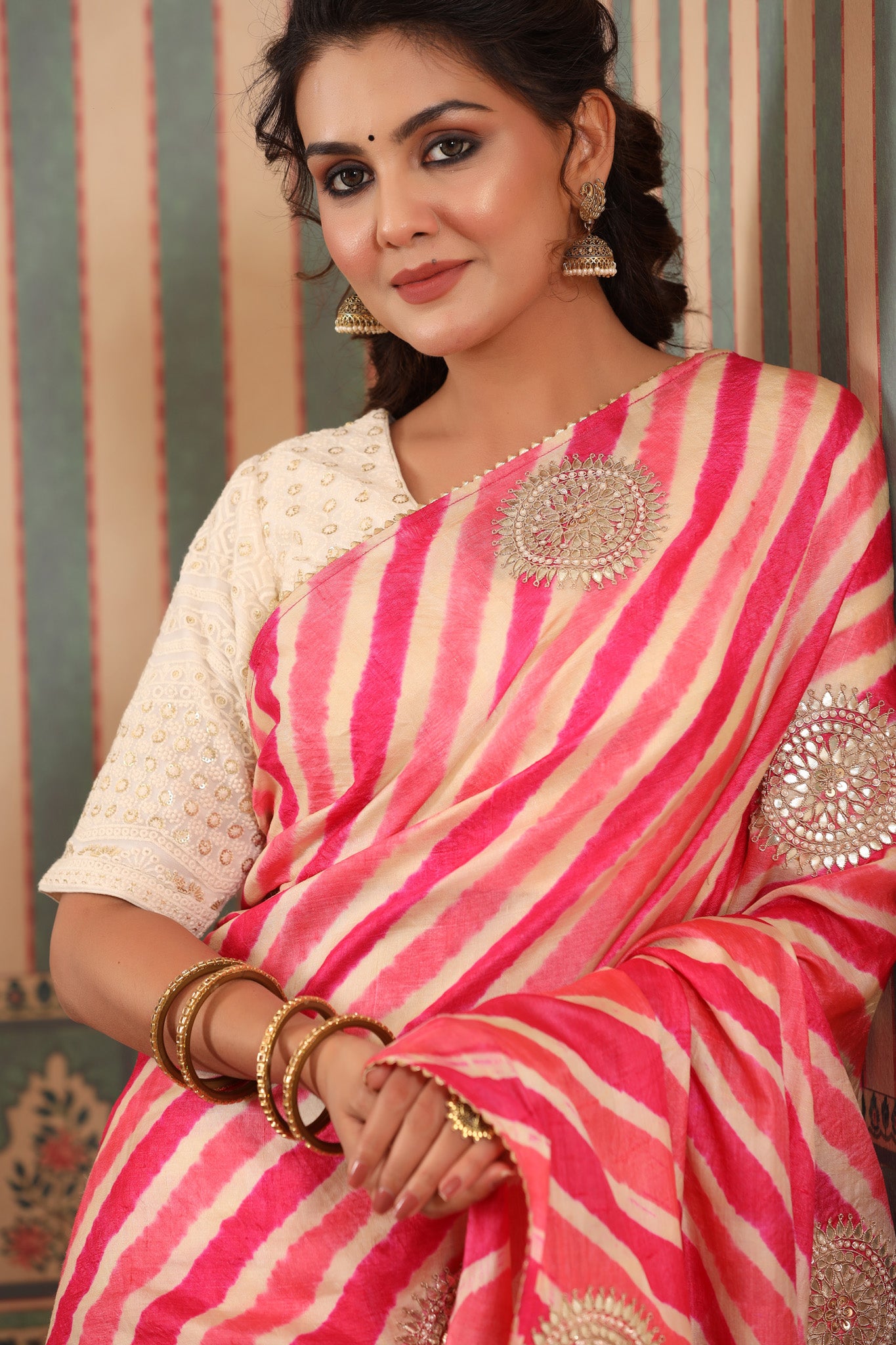 Shop pink striped tussar silk sari online in USA with saree blouse.. Make a fashion statement at weddings with stunning designer sarees, embroidered sarees with blouse, wedding sarees, handloom sarees from Pure Elegance Indian fashion store in USA.-closeup