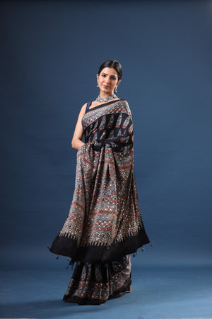 Shop stunning black printed modal silk sari online in USA. Make a fashion statement at weddings with stunning designer sarees, embroidered sarees with blouse, wedding sarees, handloom sarees from Pure Elegance Indian fashion store in USA.-pallu