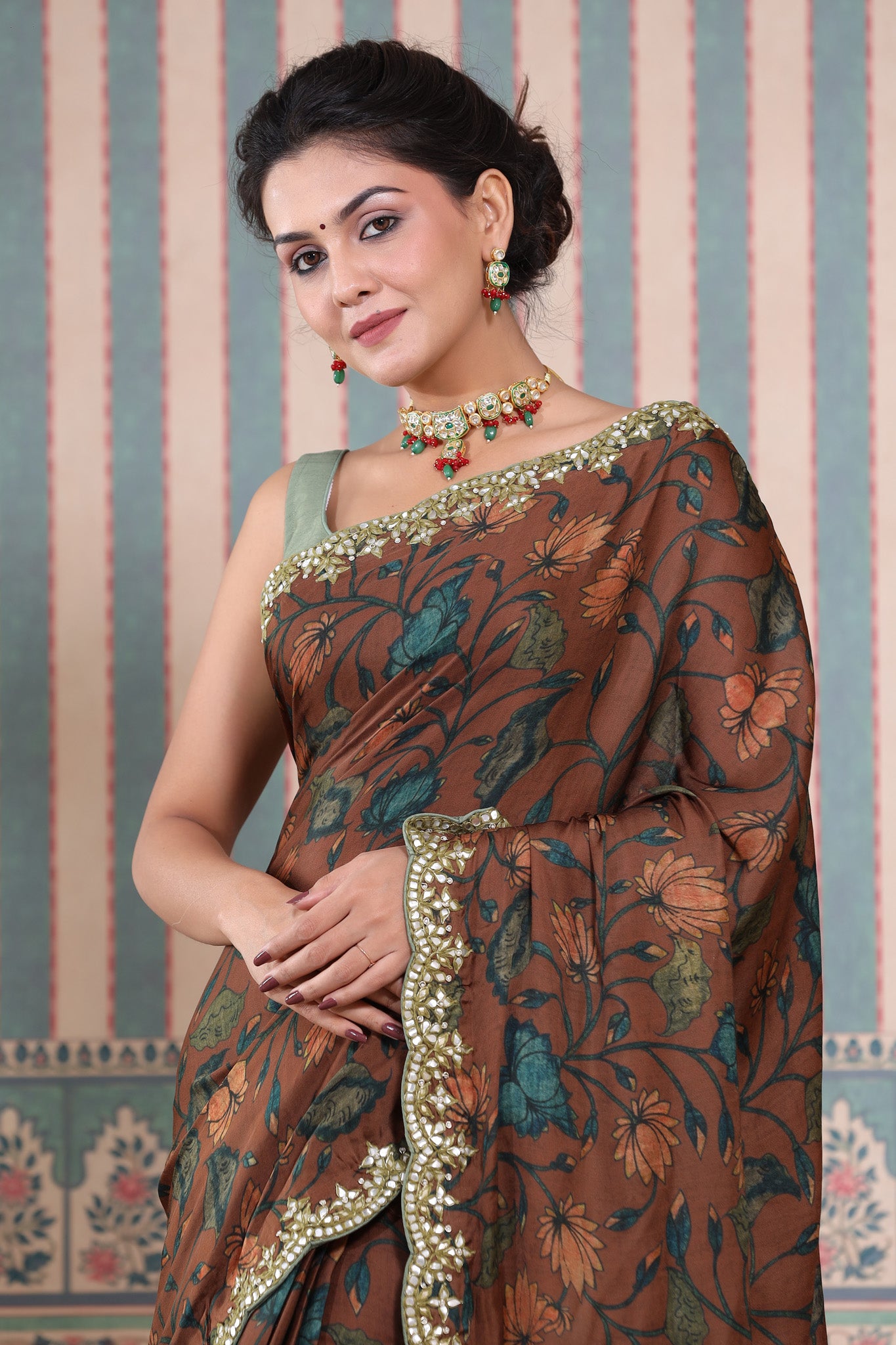 Buy brown printed Mulbery silk sari online in USA with scalloped border. Make a fashion statement at weddings with stunning designer sarees, embroidered sarees with blouse, wedding sarees, handloom sarees from Pure Elegance Indian fashion store in USA.-closeup