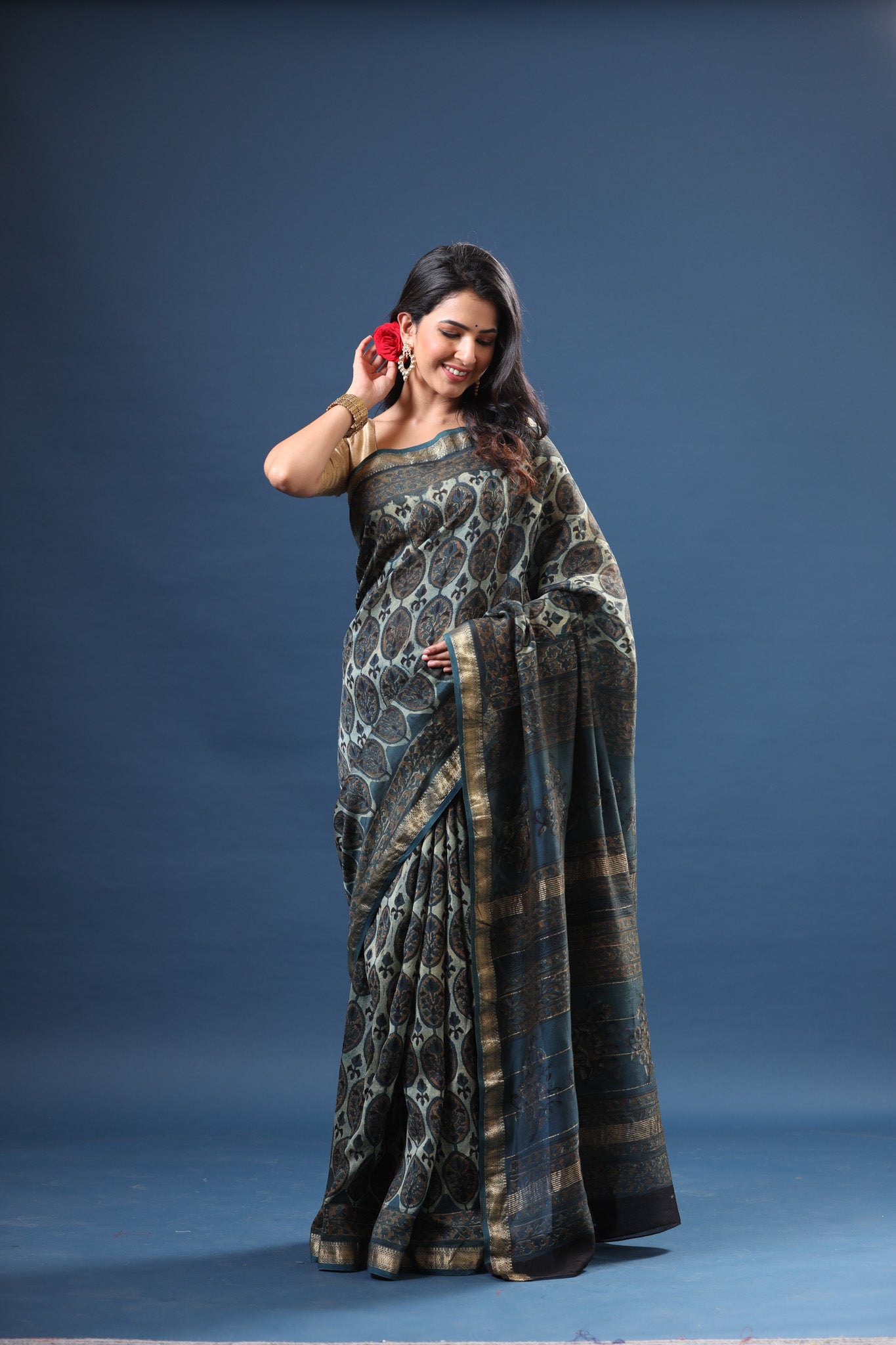Buy blue printed tussar silk silk sari online in USA with zari border. Make a fashion statement at weddings with stunning designer sarees, embroidered sarees with blouse, wedding sarees, handloom sarees from Pure Elegance Indian fashion store in USA.-front