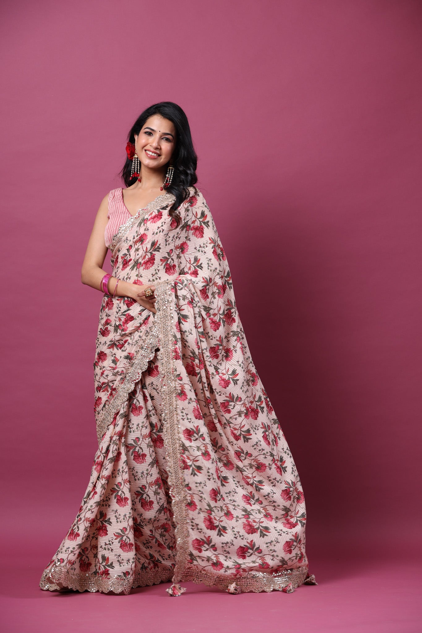 Buy powder pink floral georgette saree online in USA with scalloped border. Make a fashion statement at weddings with stunning designer sarees, embroidered sarees with blouse, wedding sarees, handloom sarees from Pure Elegance Indian fashion store in USA.-pallu