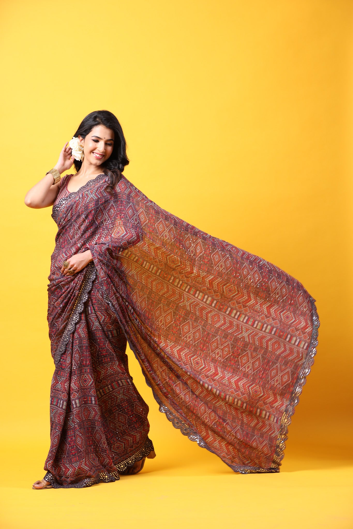 Buy multicolor printed georgette saree online in USA with scalloped border. Make a fashion statement at weddings with stunning designer sarees, embroidered sarees with blouse, wedding sarees, handloom sarees from Pure Elegance Indian fashion store in USA.-pallu