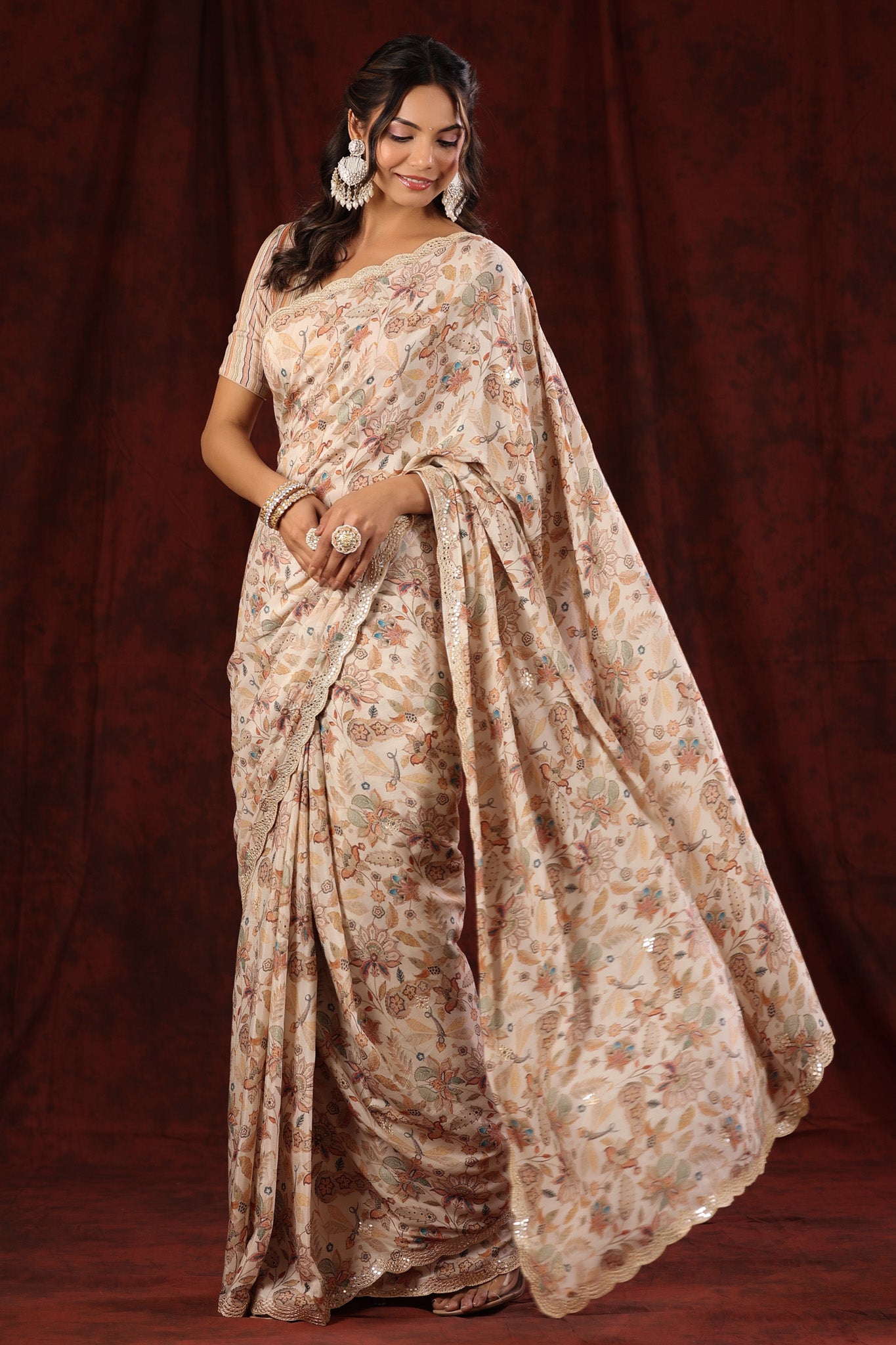 Shop cream floral print embroidered crepe georgette saree online in USA with blouse. Make a fashion statement at weddings with stunning designer sarees, embroidered sarees with blouse, wedding sarees, handloom sarees from Pure Elegance Indian fashion store in USA.-pallu