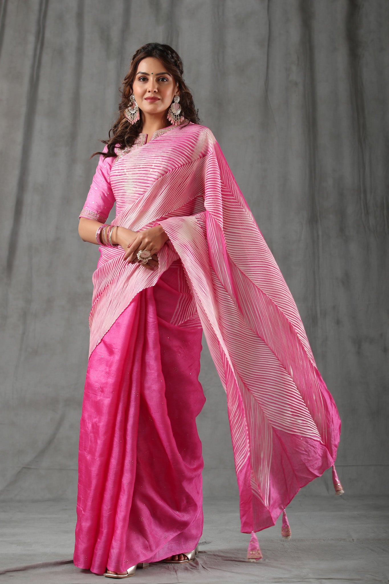 Buy peach striped tussar silk saree online in USA with designer blouse. Make a fashion statement at weddings with stunning designer sarees, embroidered sarees with blouse, wedding sarees, handloom sarees from Pure Elegance Indian fashion store in USA.-front