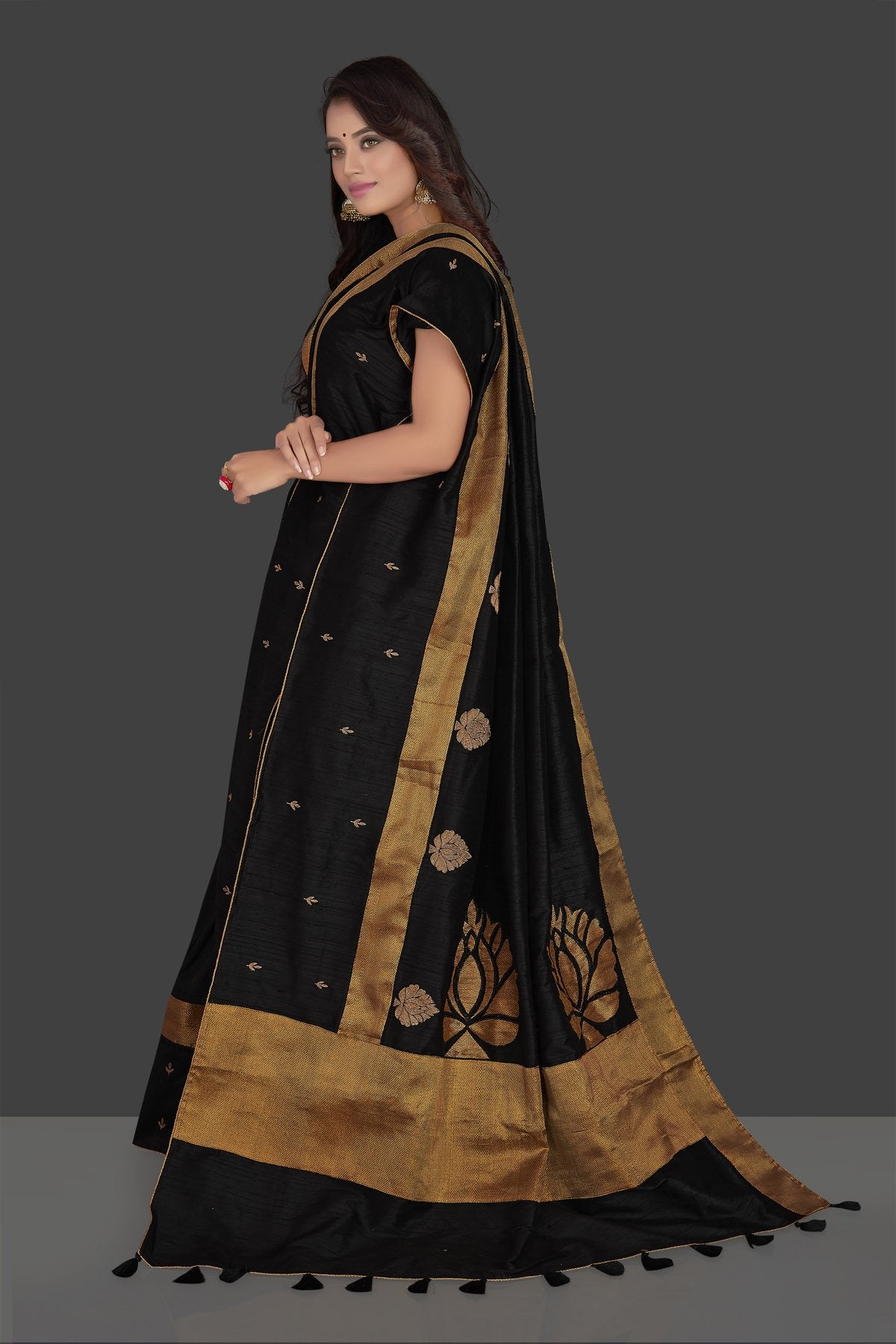 Shop beautiful black applique work raw silk saree online in USA with cream applique work sari blouse. Radiate elegance with embroidered sarees with blouse, raw silk sarees from Pure Elegance Indian fashion boutique in USA. We bring a especially curated collection of ethnic saris for Indian women in USA under one roof!-pallu