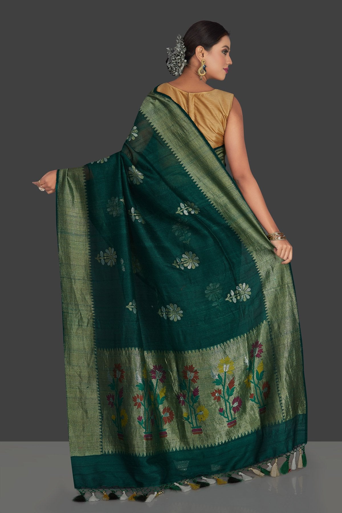 Buy elegant dark green tassar georgette Banarsi saree online in USA with flower buta. Radiate elegance with georgette sarees, Banarasi sarees, handwoven sarees from Pure Elegance Indian fashion boutique in USA. We bring a especially curated collection of ethnic sarees for Indian women in USA under one roof!-back