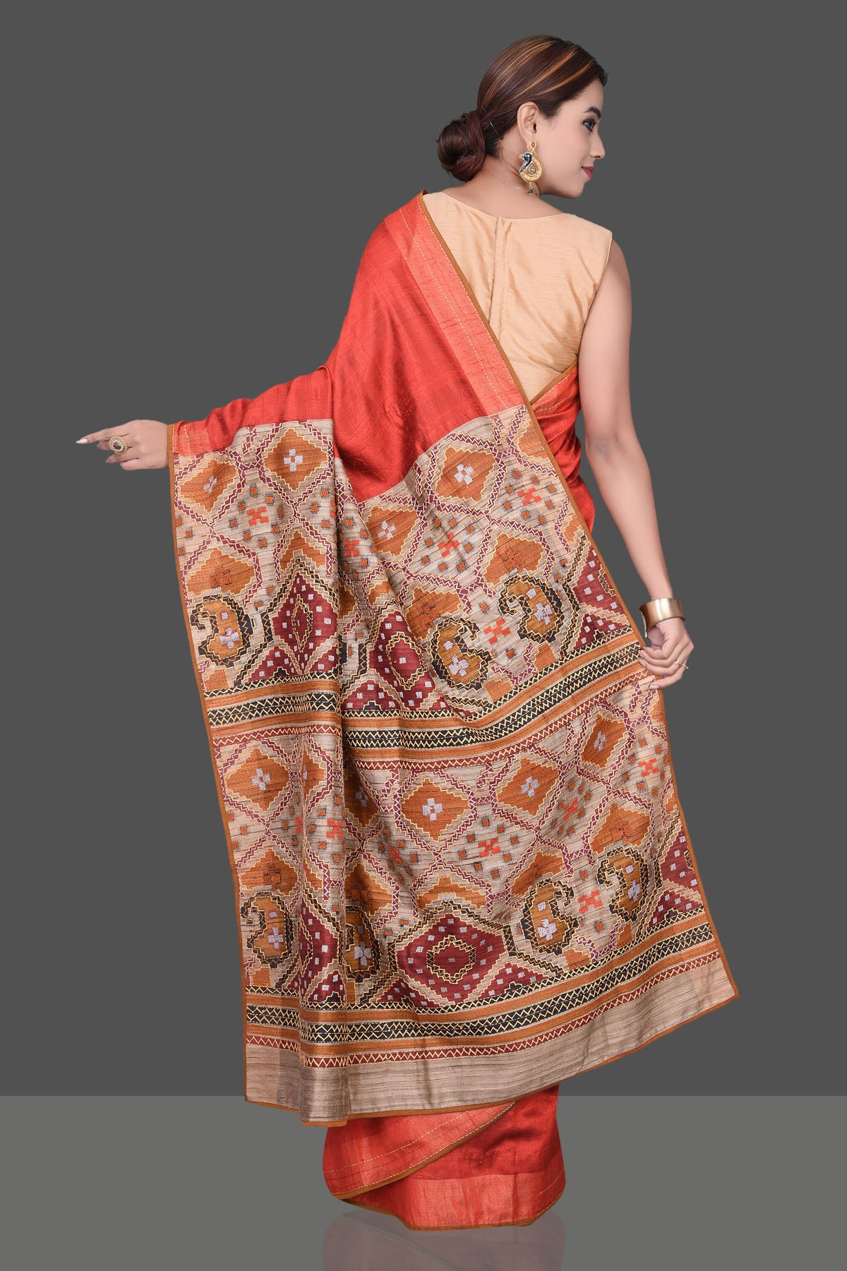 Buy beautiful brick red Kantha work raw silk sari online in USA. Shop beautiful silk sarees, hand embroidered saris, georgette sarees, designer sarees in USA from Pure Elegance Indian fashion store in USA. Shop online now.-back