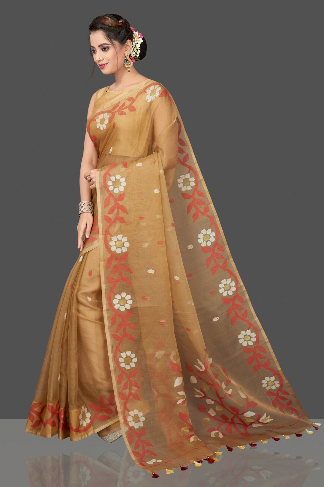 Buy gorgeous beige resham Jamdani sari online in USA. Flaunt Indian fashion in USA with a stunning collection of handwoven sarees, cotton saris, pure silk sarees, printed saris in USA from Pure Elegance Indian saree store in USA.-pallu