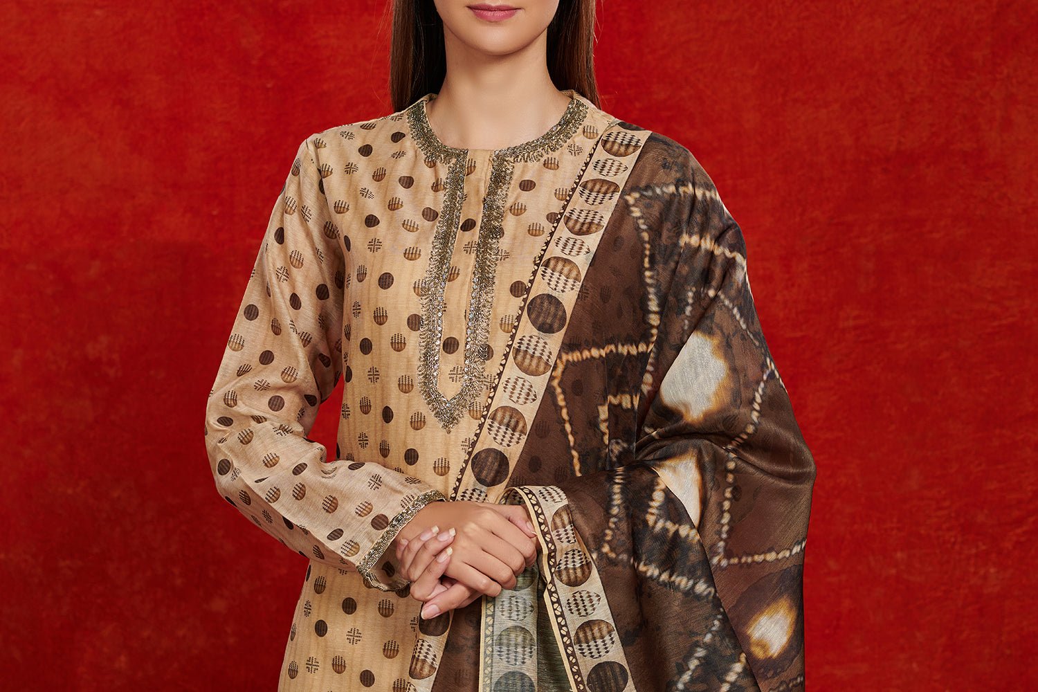 Shop stunning cream chanderi suit online in USA with pants and dupatta. Make a fashion statement on festive occasions and weddings with palazzo suits, sharara suits, partywear dresses, salwar suits from Pure Elegance Indian fashion store in USA.-neckline